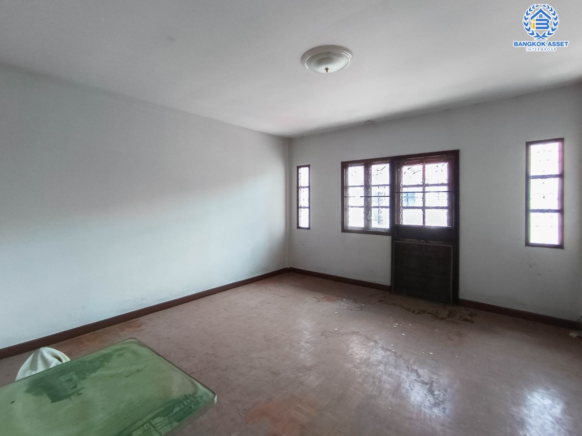 ทาวน์เฮ้าส์มือสอง นนทบุรี ม.กานต์มณี บางกรวย-ไทรน้อย เนื้อที่กว้าง 18 ตร.ว. ภายในสภาพดี พร้อมเข้าอยู่ โครงการเงียบสงบมีความเป็นส่วนตัว ฟังก์ชัน 2 ห้องนอน 2 ห้องน้ำ จอดรถได้ 1 คัน บ้านพร้อมอยู่ ตั้งบนทำเลเดินทางสะดวก เชื่อมต่อถนนบ้านกล้วย-ไทรน้อย และ ถนนบางกรวย-ไทรน้อย จองด่วน!